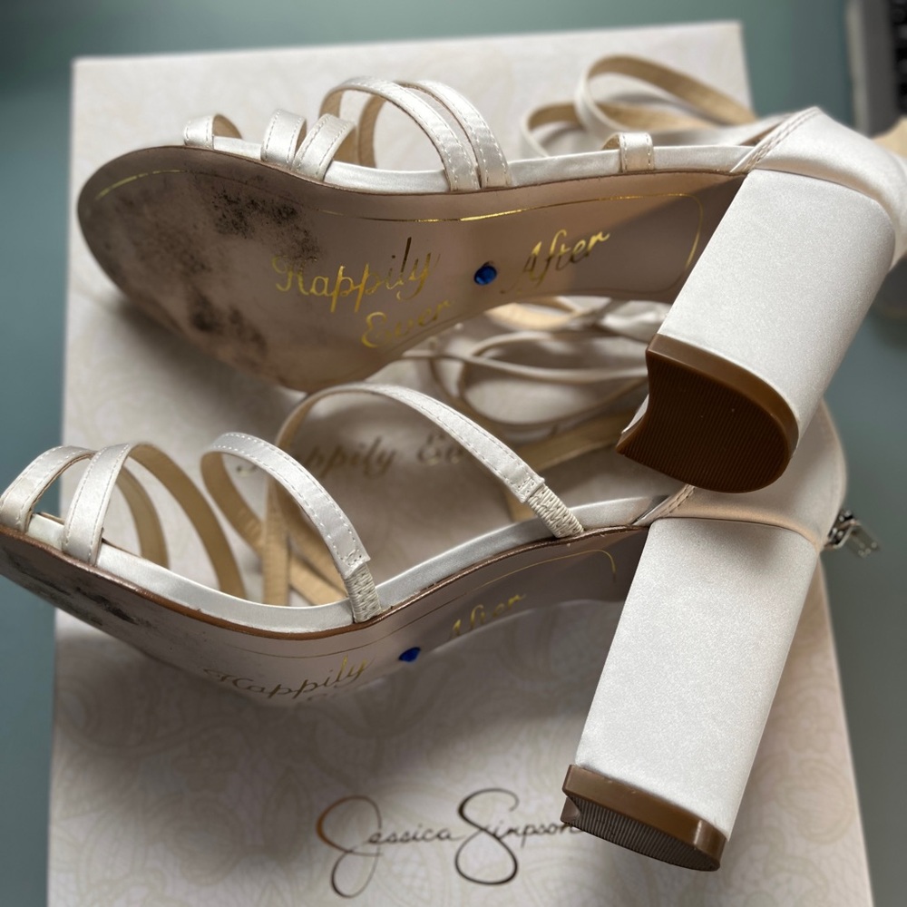 Jessica Simpson Stassey White Satin shoes - Picture 4 of 4